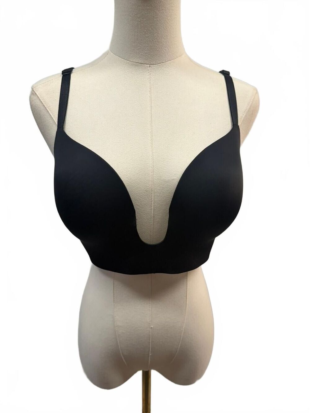 EUC Victoria’s Secret Logo Shine Strap Low Cut Demi Bra Black 36D